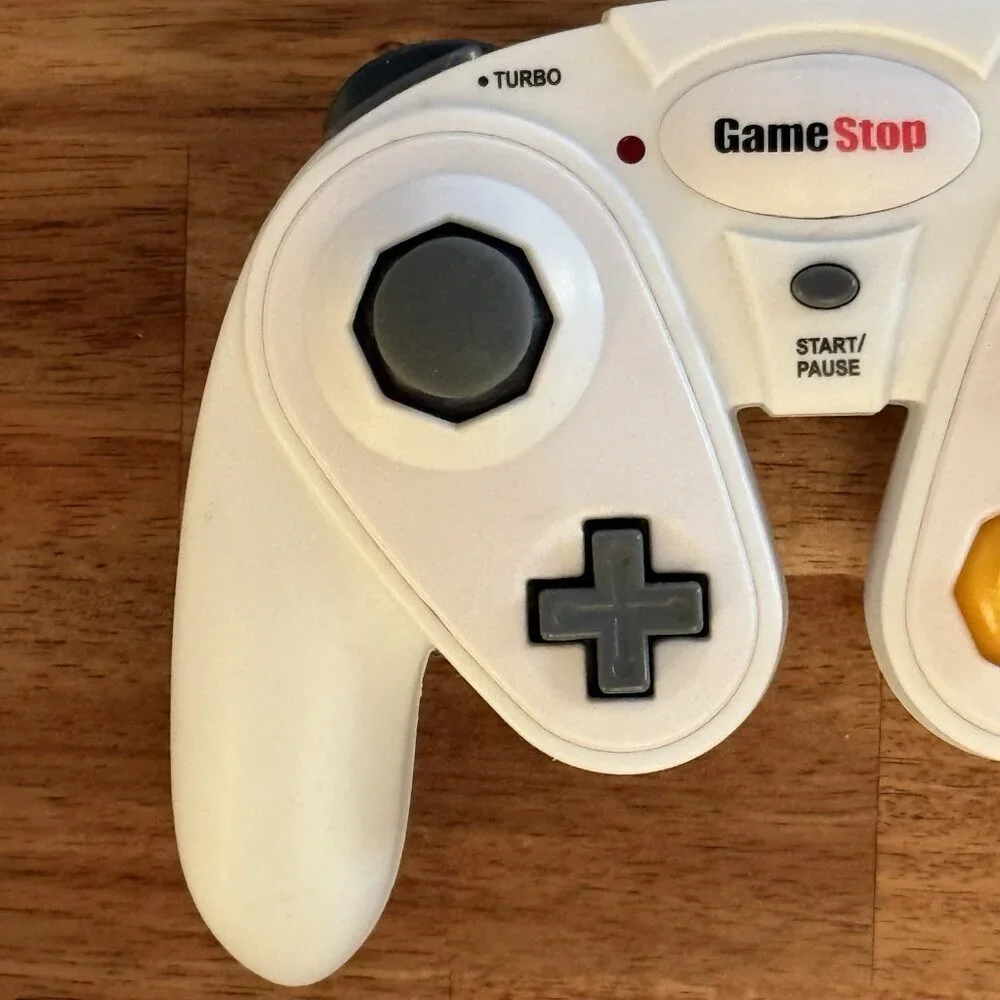 Game Stop G3 Pelican Wired Turbo Controller for Nintendo Game Cube & Wii – White